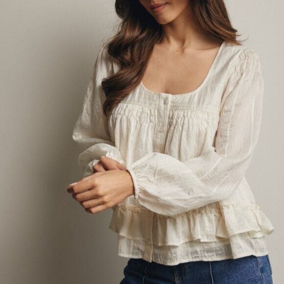 Ruffle Hem Peasant Blouse in Ecru - Picture 5 of 9